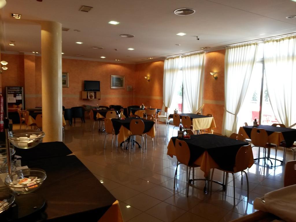 Hotel La Torre Los Montesinos Bagian luar foto